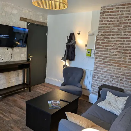 2 Pieces Neuf Centre Ville, Magny Compiegne